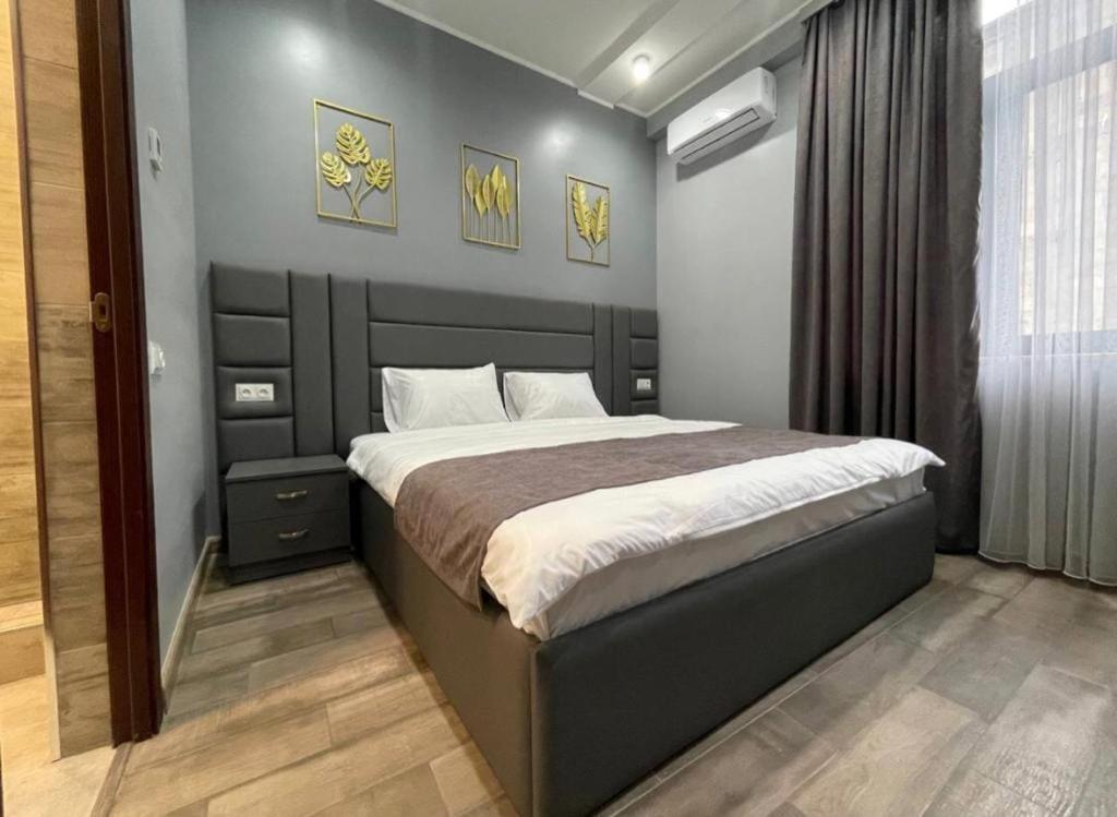 Days Hotel Єреван Екстер'єр фото
