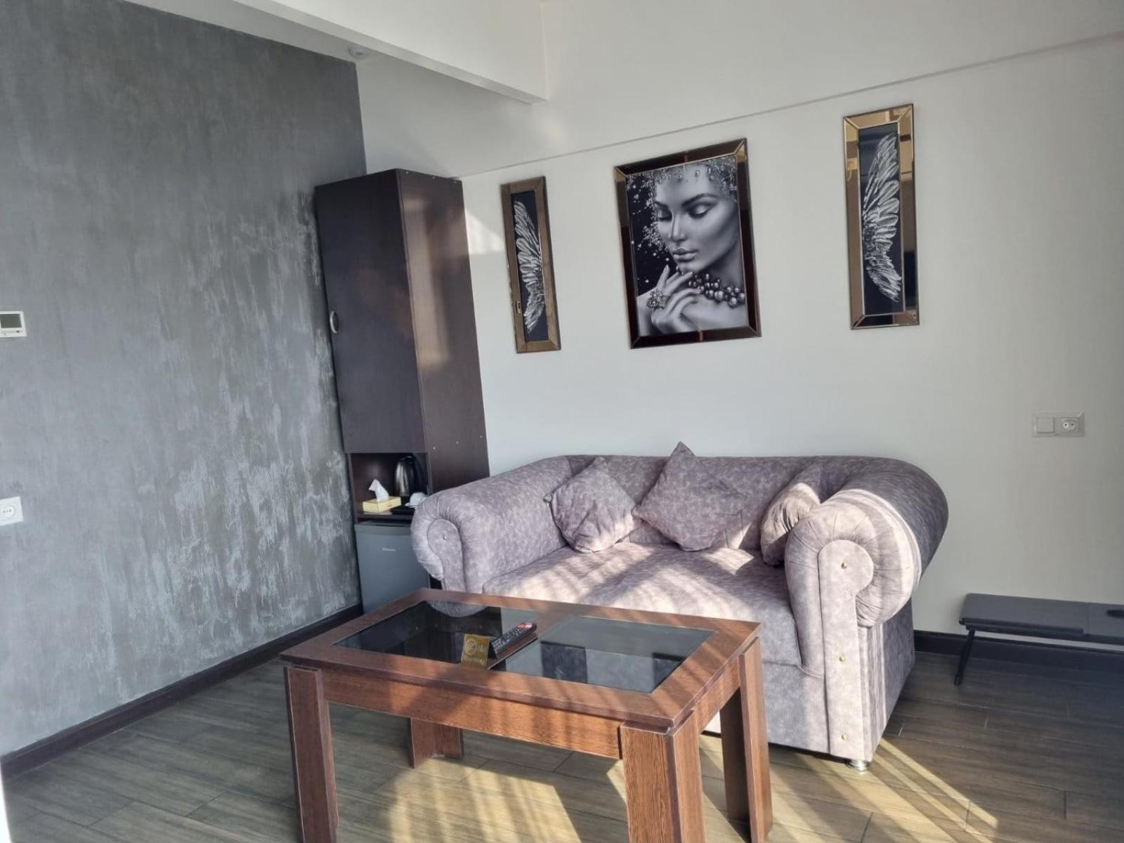Days Hotel Єреван Екстер'єр фото