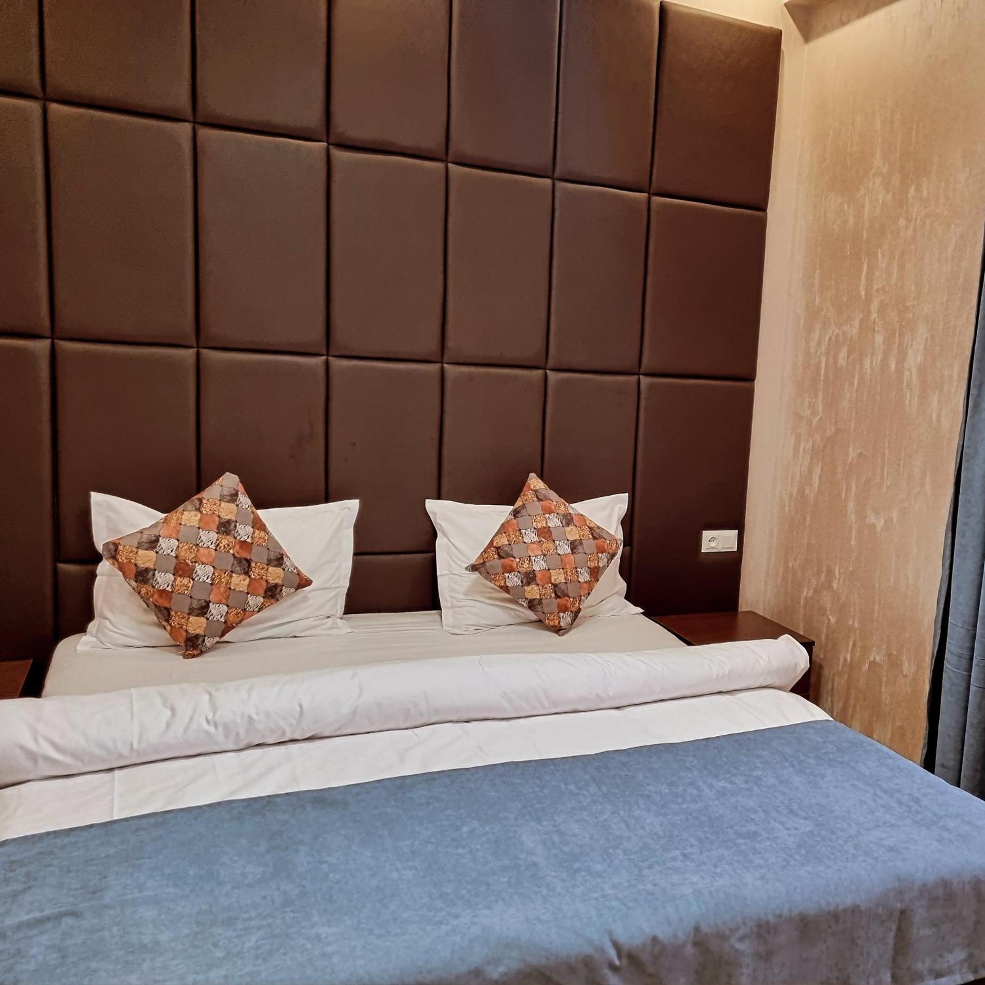 Days Hotel Єреван Екстер'єр фото