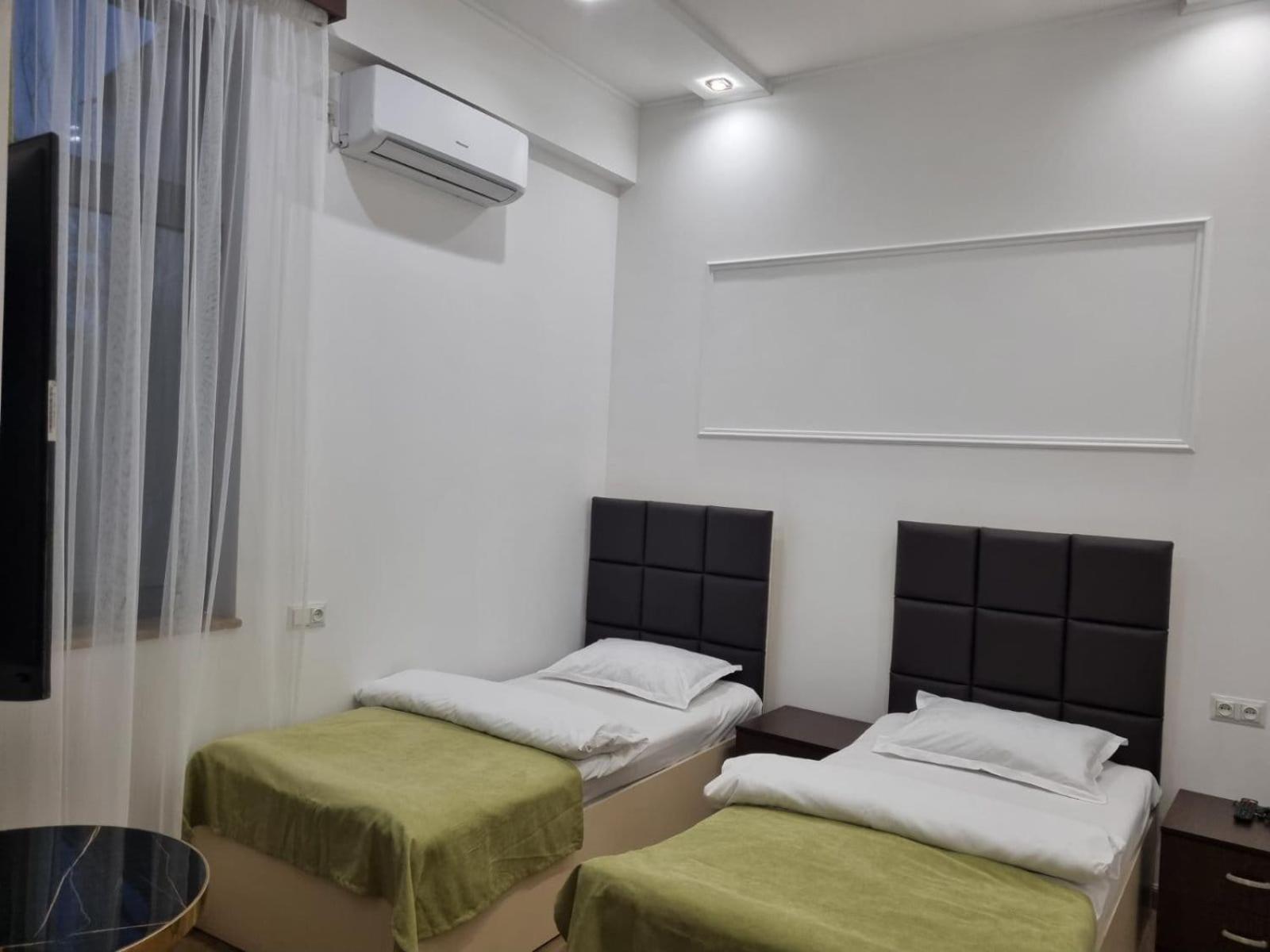 Days Hotel Єреван Екстер'єр фото
